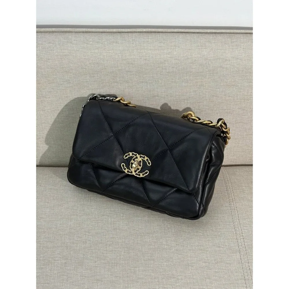 CHANEL Black Lambskin 19 Flap Bag Small Mixed HW - Picture 3 of 16